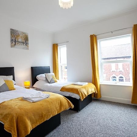 Stay Comfortable-City Centre Location- Sleeps Up To 9 Stoke-on-Trent Bagian luar foto