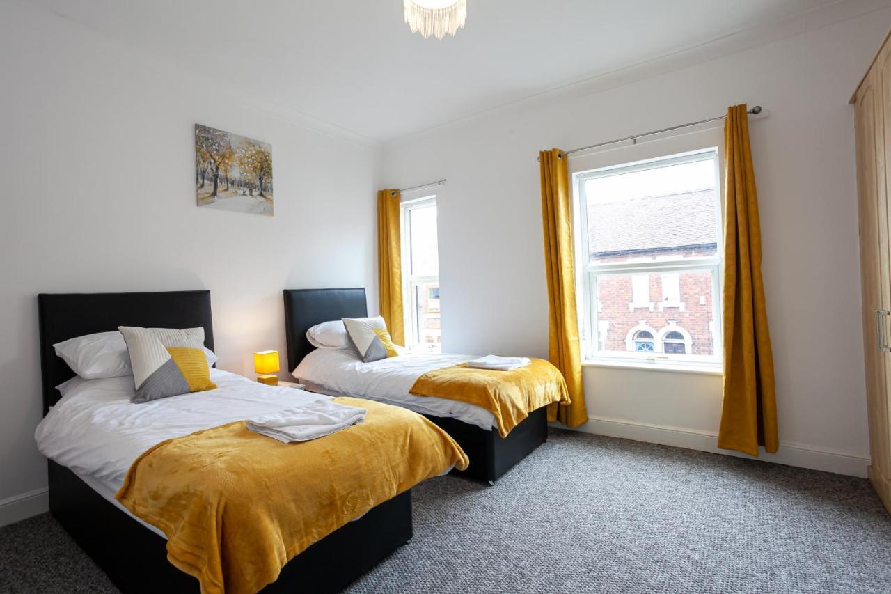 Stay Comfortable-City Centre Location- Sleeps Up To 9 Stoke-on-Trent Bagian luar foto