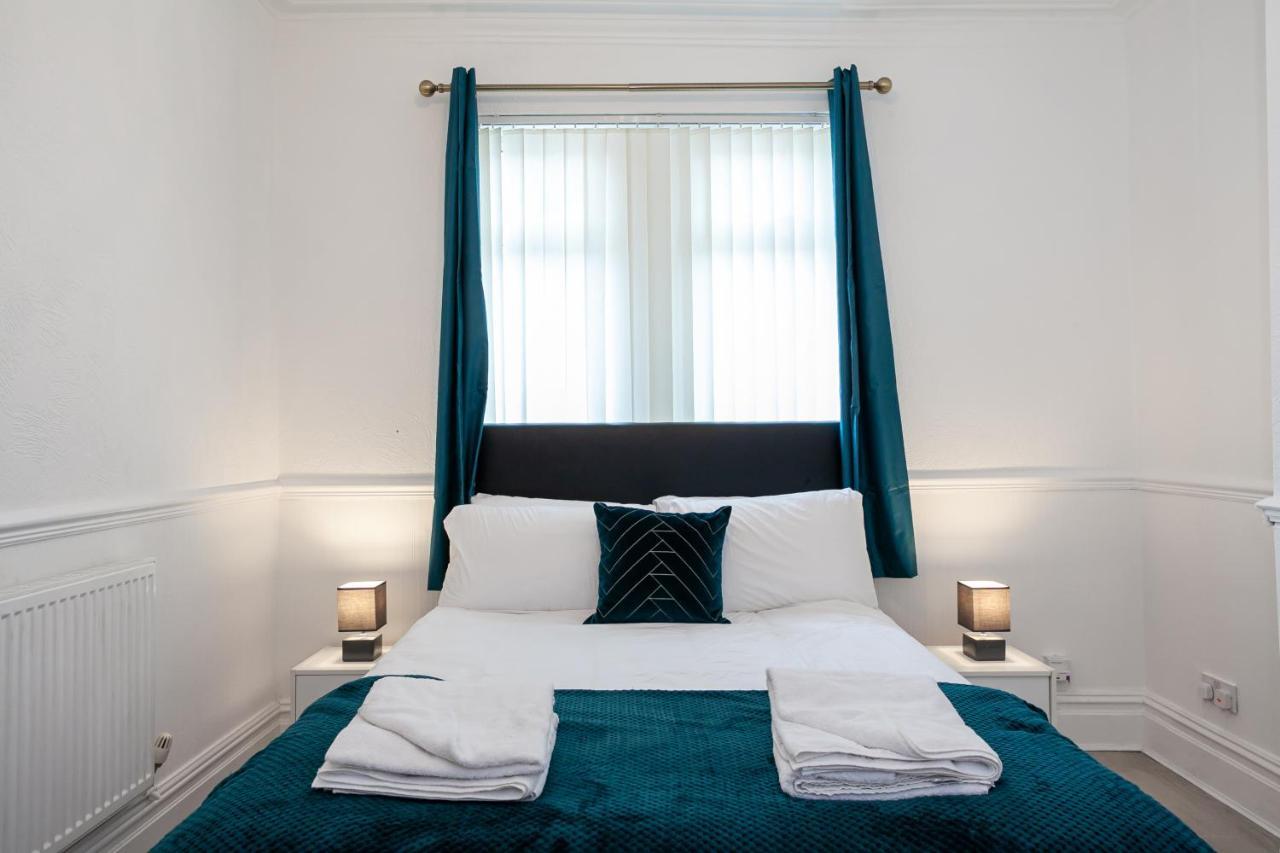 Stay Comfortable-City Centre Location- Sleeps Up To 9 Stoke-on-Trent Bagian luar foto