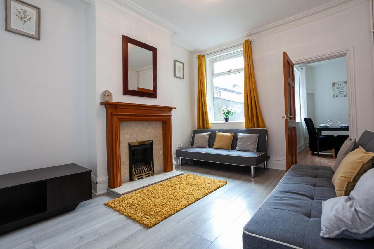 Stay Comfortable-City Centre Location- Sleeps Up To 9 Stoke-on-Trent Bagian luar foto