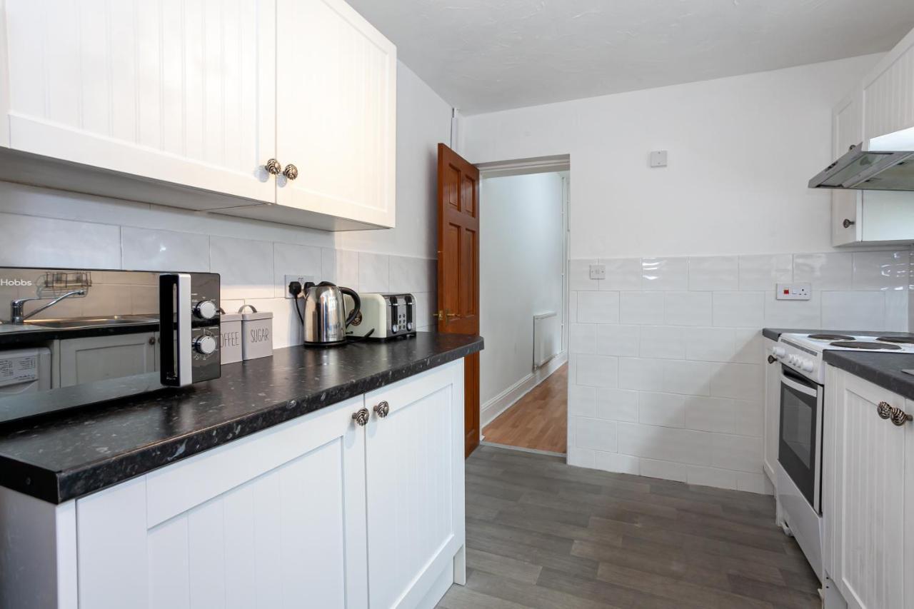 Stay Comfortable-City Centre Location- Sleeps Up To 9 Stoke-on-Trent Bagian luar foto