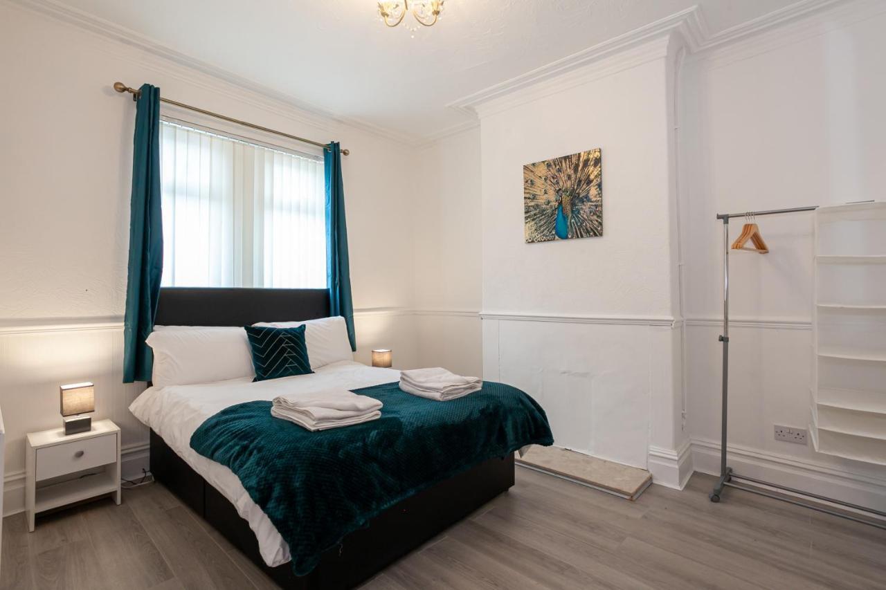 Stay Comfortable-City Centre Location- Sleeps Up To 9 Stoke-on-Trent Bagian luar foto