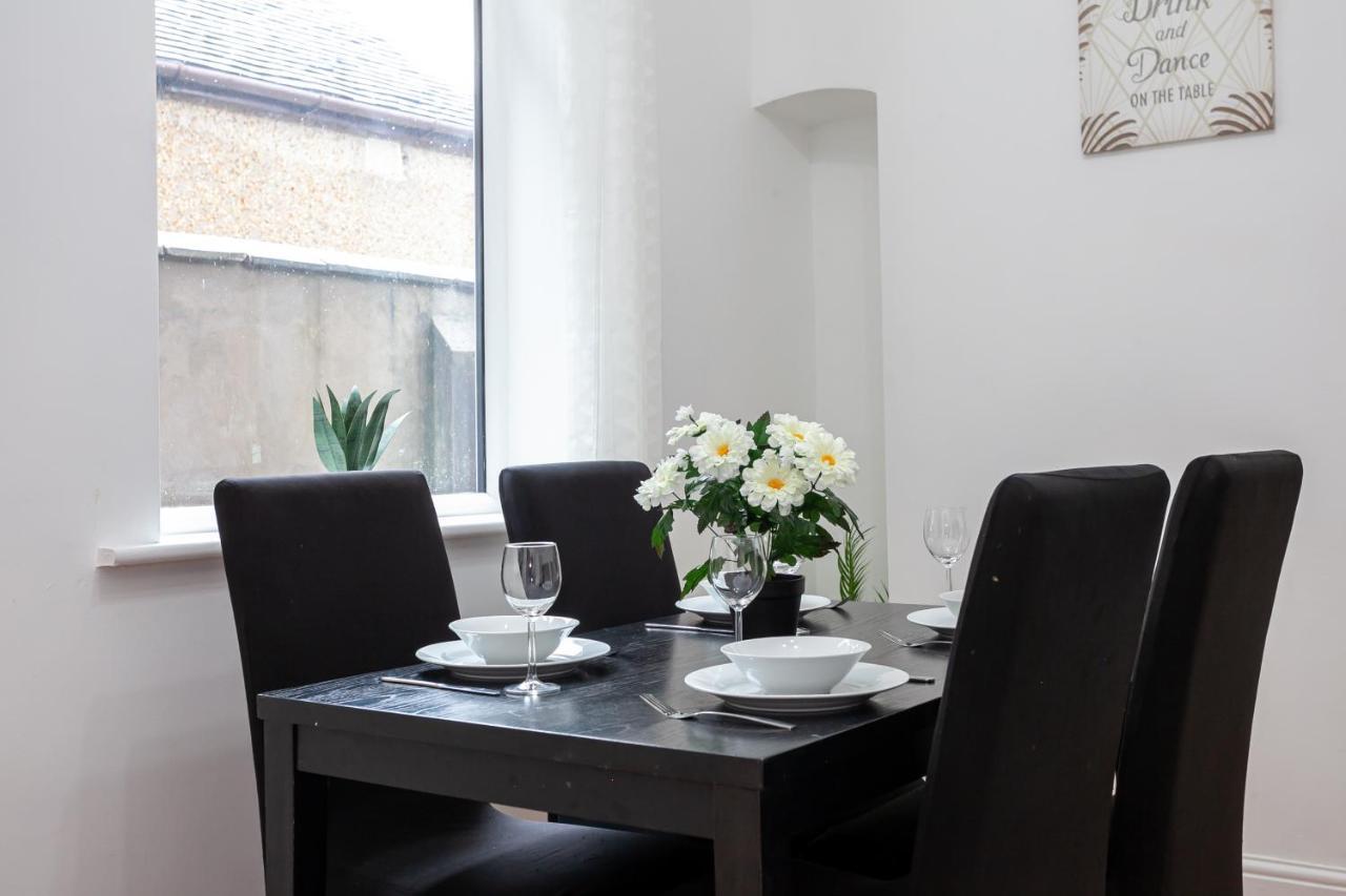 Stay Comfortable-City Centre Location- Sleeps Up To 9 Stoke-on-Trent Bagian luar foto